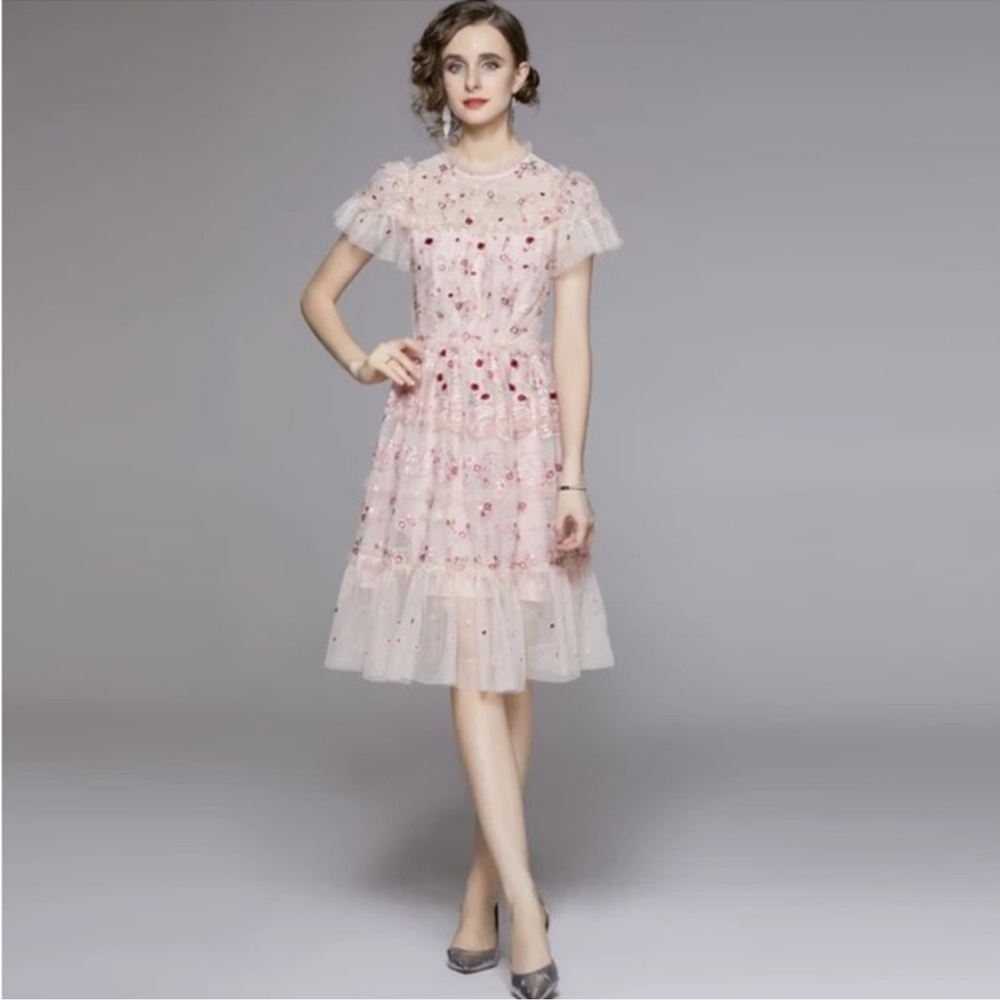 La Pateau Overlays Flower Embroidery Dress